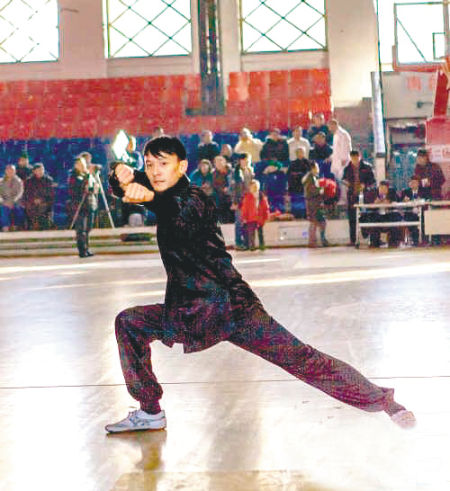 张震参加八极拳赛