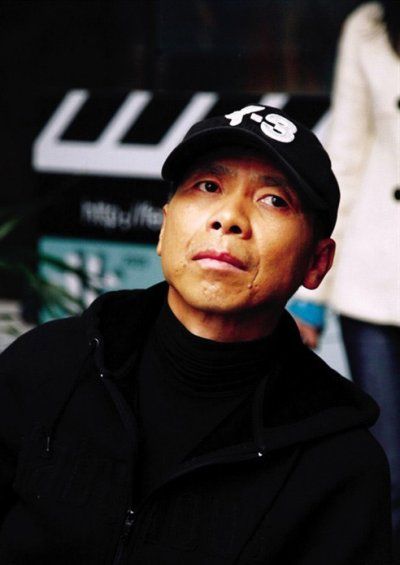 冯小刚常发表犀利言论被称“小钢炮”(资料图)