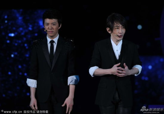 2013年春晚刘谦李云迪因“找力宏”台词引发轩然大波