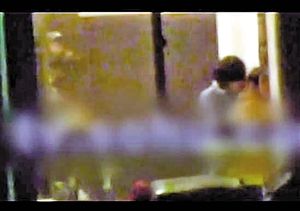 董洁王大治拥抱激吻