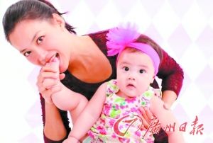 母亲节前夕，霍汶希首次在微博自爆女儿的照片，引起业内外一阵惊诧，因为此前少有人知道这位金牌经纪人已为人母