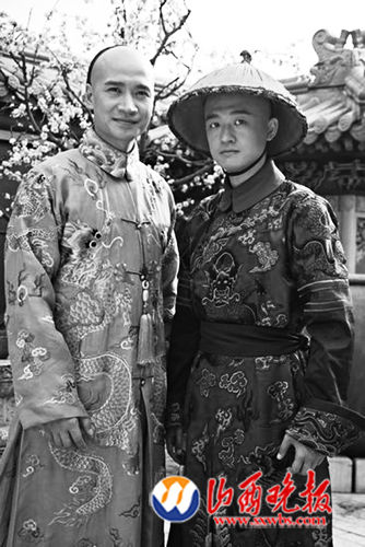 包贝尔饰演的苏培盛（右）