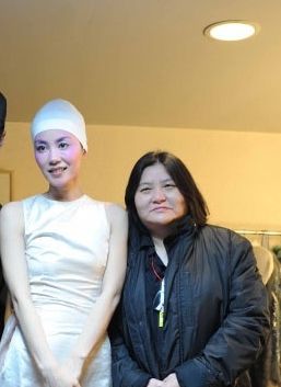 王菲邱黎宽合影