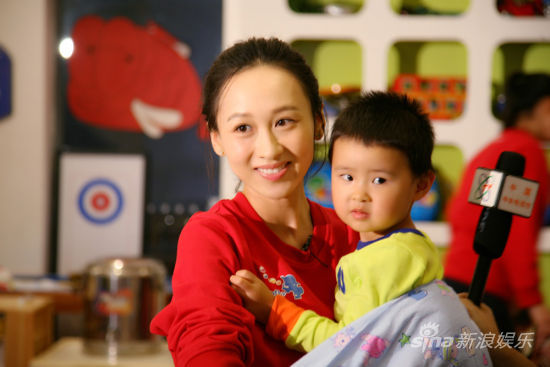 练束梅体验幼教生活