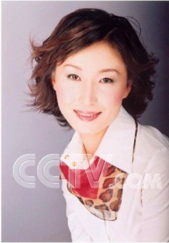 前央视女主播雅雯转型加盟央企