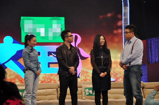 汤潮爱妻(中)首度现身