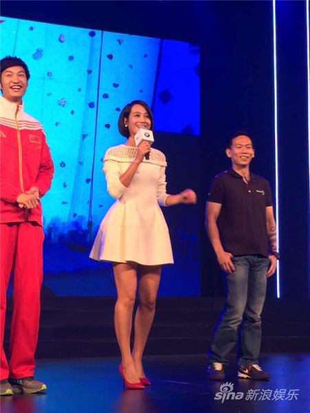 朱丹女人味十足