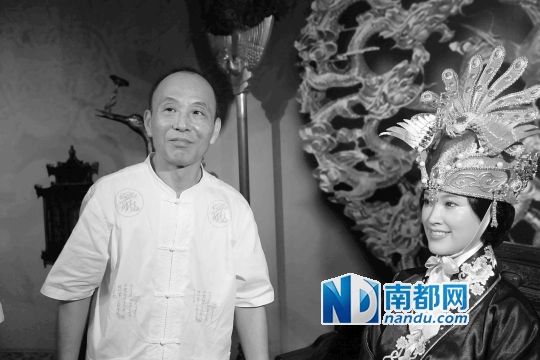 刘晓庆蜡像以武则天形象进驻