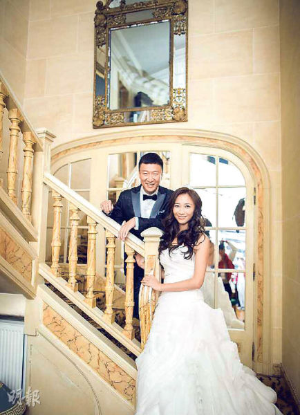 孙红雷巴黎娶少妻 被调侃:结个婚也像潜伏|孙红雷|王骏迪|孙红雷大婚_新浪娱乐_新浪网