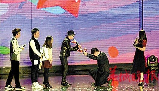 杜海涛跪拜韩星权志龙