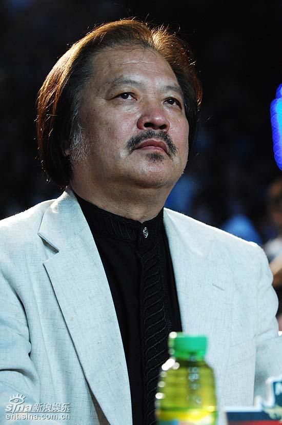 图文:好男20进10"大逃杀"--评委导演滕文骥