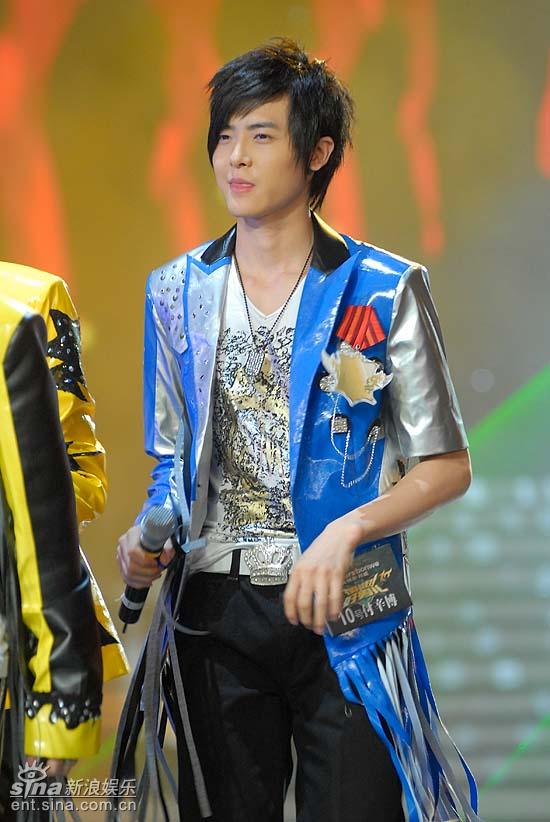 好男儿(blog)(blog)》演艺选秀举行10进8的比赛.