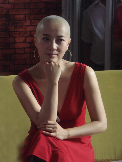 盘点内地光头女星 赵薇苏岩宁静大拼美色(组图)