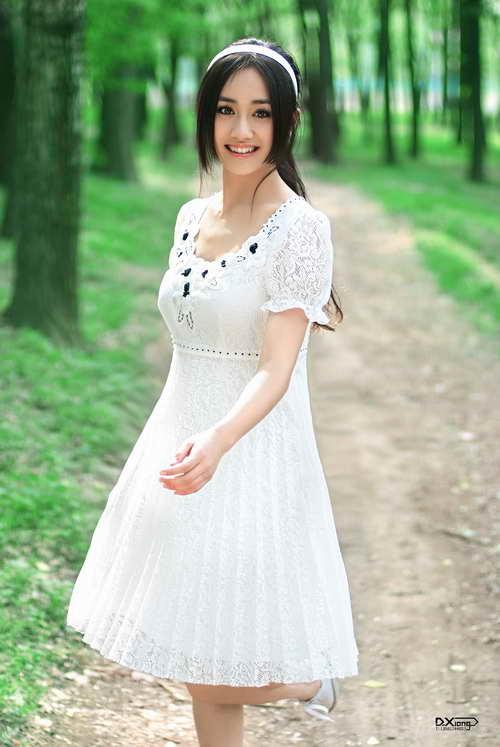 刘芸化身巧克力情人展现清纯魅力组图