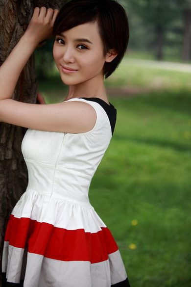 屈扬多才多艺新书即将出版