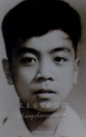 赵忠祥年轻的时候