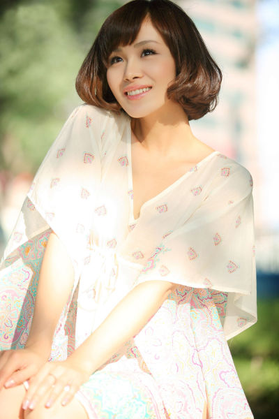 金晶夏日写真淡雅脱俗