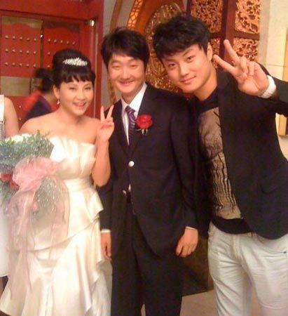 王大治昔日结婚现场照