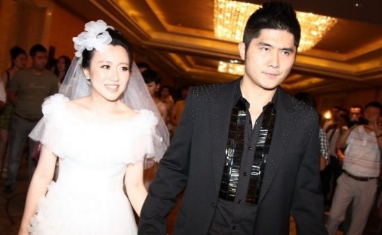 潘长江爱女潘阳与丈夫石磊(资料图)