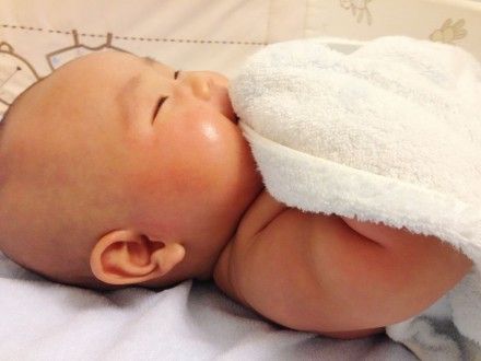 潘阳首曝爱子出浴照