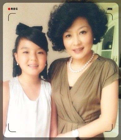 哈文女儿生日晒母子照