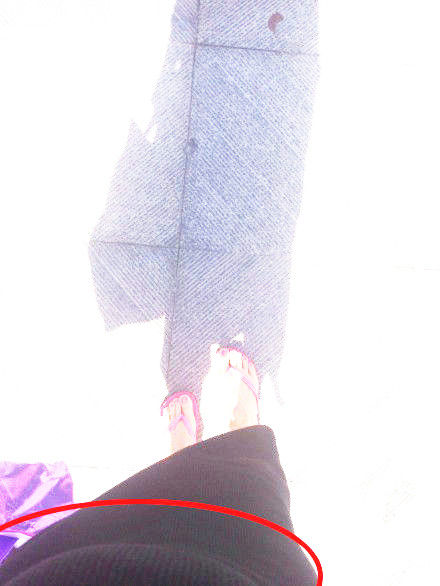 马伊琍小腹微凸