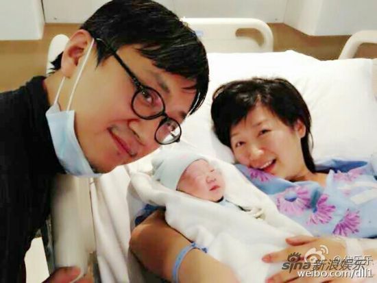 代乐乐晒全家福