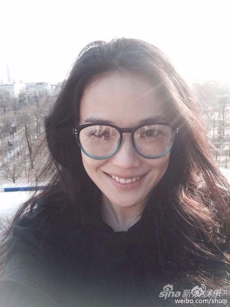 舒淇素颜照笑容甜美