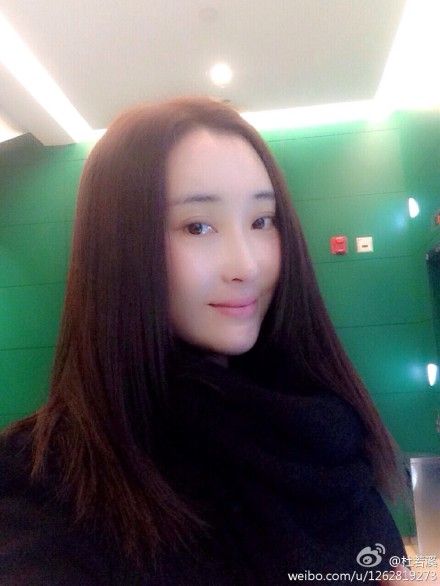 杜若溪白皙可人