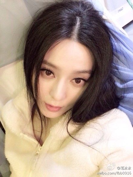 范冰冰白衣美照