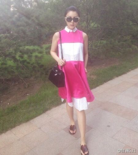 甘薇怀孕依然纤瘦