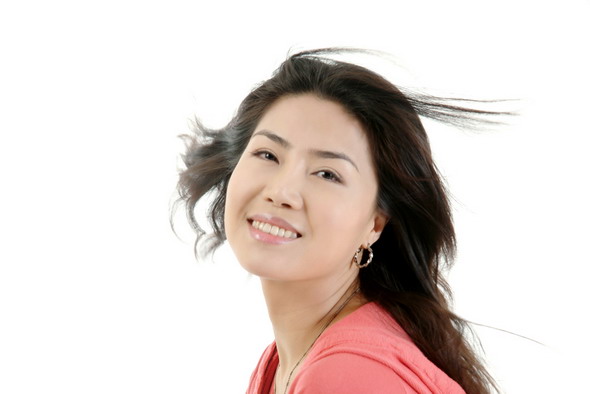 个人简历姓 名:王珊珊毕业院校:中央戏剧学院本科特长