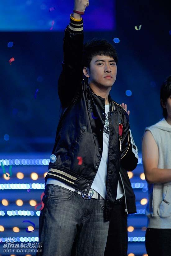 图文:好男儿8进6--扎西顿珠胜利晋级好男6强