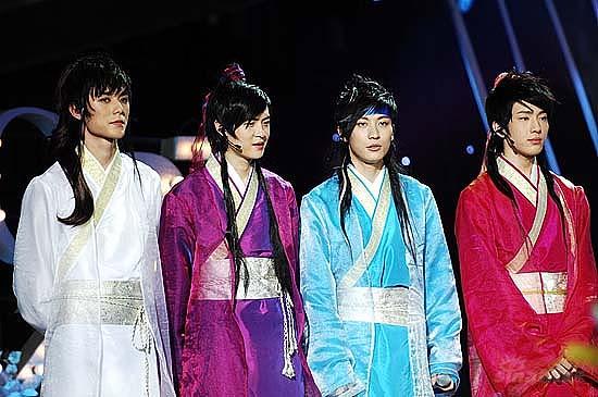 图文:好男儿5进4--四位好男儿美艳古装造型