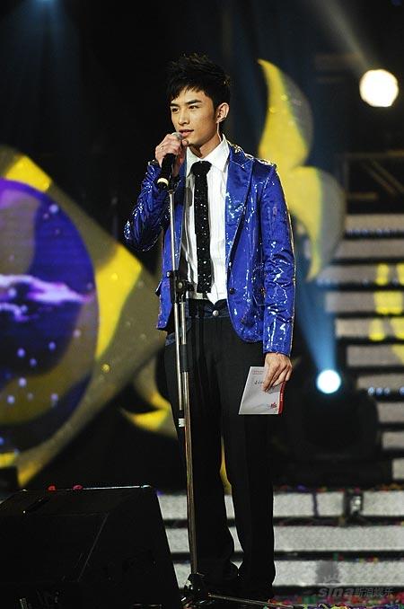 图文:好男儿王者之战--06好男张晓晨上台发言