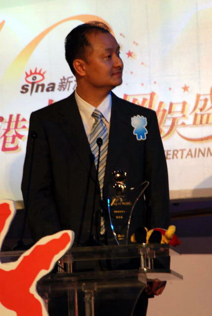 世界华人协会会长胡荣强