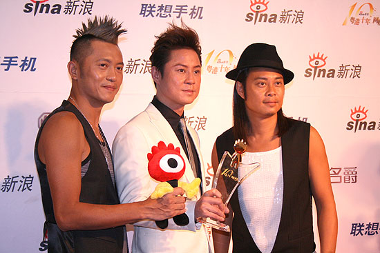 最怀旧组合草蜢亮相后台