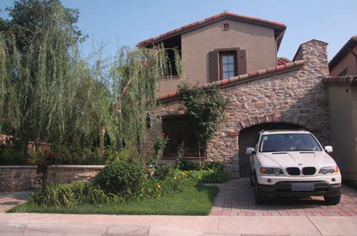 图文黄磊携妻甜蜜出行孙莉大变样别墅田园风