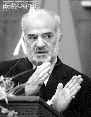 约翰·威廉·华纳(John William Warner)，大伊丽莎白5岁，参议员，1976年结婚，1982年离婚