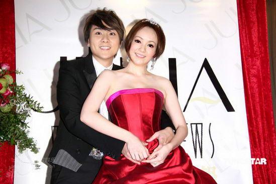 图文:王仁甫季芹补拍婚纱照--幸福滋味