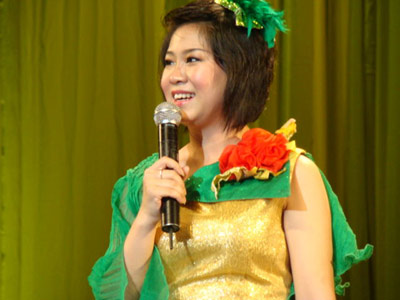 沈春阳靓丽的舞台妆