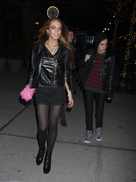 图文:林赛-罗翰与女友吵架--不理女友