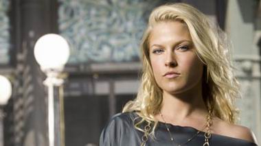 艾丽-拉特《英雄》剧照