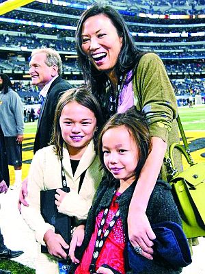 邓文迪和两个女儿