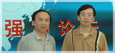 北京大学文化产业研究所副所长陈少峰（右）、中国文化报社副总编辑徐世丕