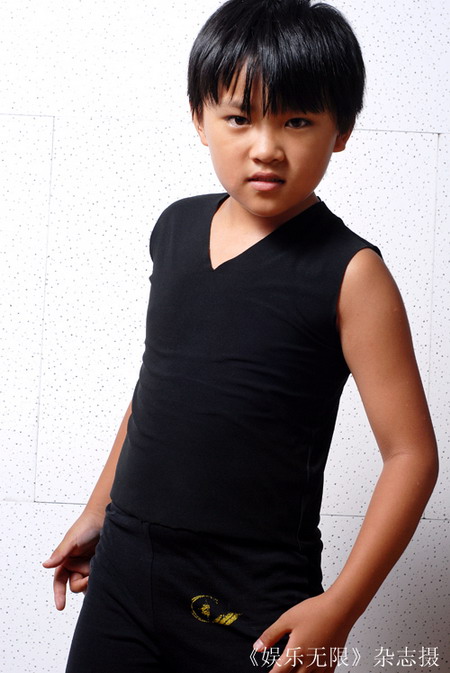 资料图片:《我要跳舞》40强--郭圣然_影音娱乐_新浪网