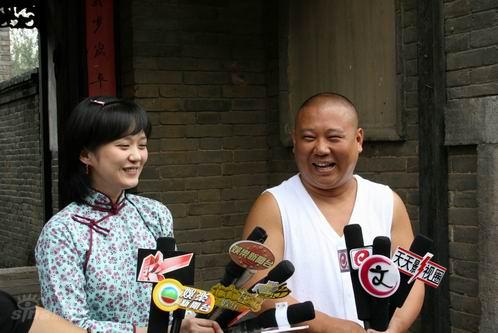 韩星张娜拉助阵郭德纲-和张娜拉接受采访