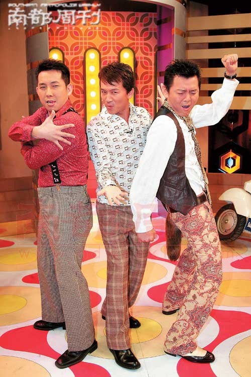 毕业于国光艺校的这三个男人，从电视电影的帅主角转变成《国光帮帮忙》里又坏又色的主持，节目上大聊喝酒把妹、“妻管炎”乃至A片等男性话题，吸引了男女观众，连续红了三年。