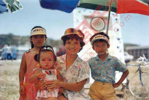 小时候的徐佳莹天真可爱，因为长相像拉布拉多犬，所以昵称“拉拉”。