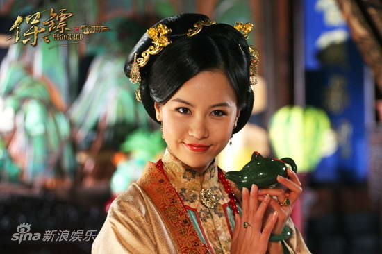 资料图片:《保镖之翡翠娃娃》主角-徐熙颜饰翁惜珠
